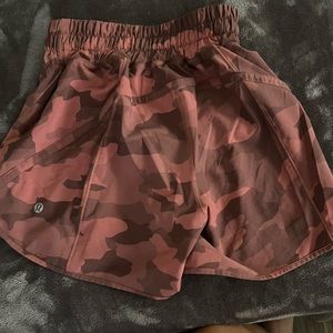 Lululemon track that shorts